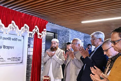 ‘ক্ষুদ্রঋণ ব্যাংক’ প্রতিষ্ঠায় গুরুত্বারোপ প্রধান উপদেষ্টার, ঋণ নিতে লাগবে না জামানত